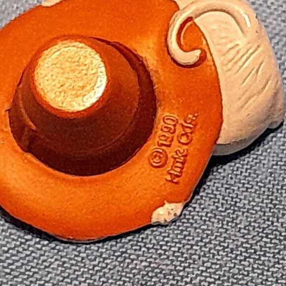 Hallmark 1990 Miniature Thanksgiving Figure - Picture 8 of 8